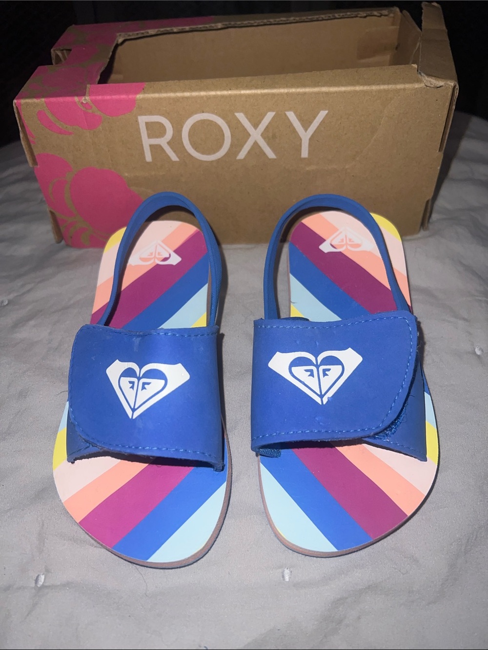 🦄 New*ROXY Logo on Velcro-Flap Flip Flops